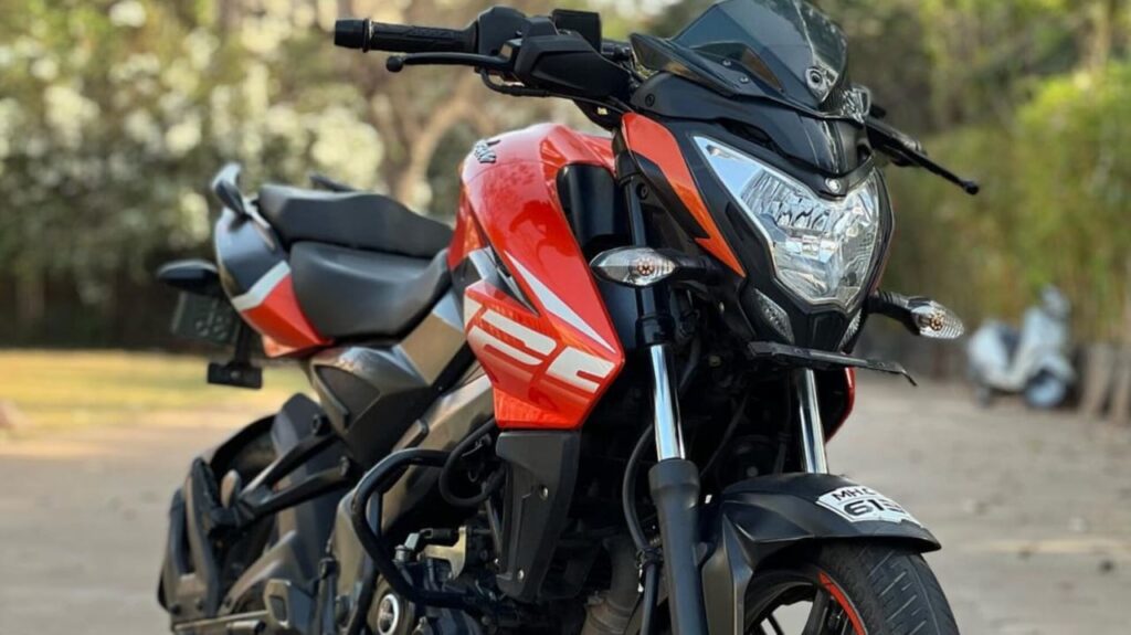 Bajaj Pulsar NS125 Powerful Engine details in Hindi